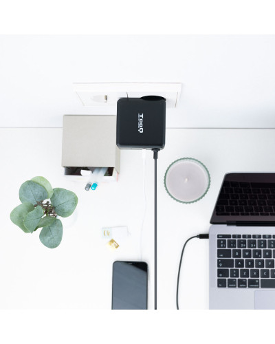 Tooq Cargador portátil conector USB-C 65W